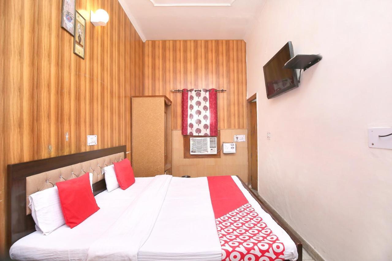 Oyo 5637 Hotel Majestic Chandigarh Bagian luar foto