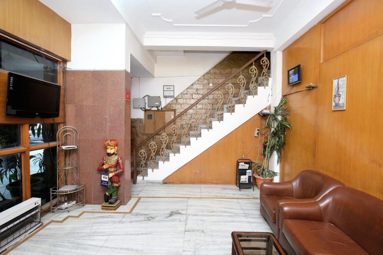 Oyo 5637 Hotel Majestic Chandigarh Bagian luar foto